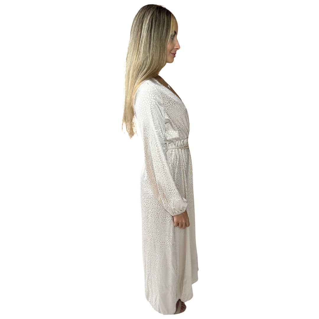 Vestido Liage Longo Festa Liso Brilho Onça Oncinha Fenda Manga Comprida Metalizado Nude