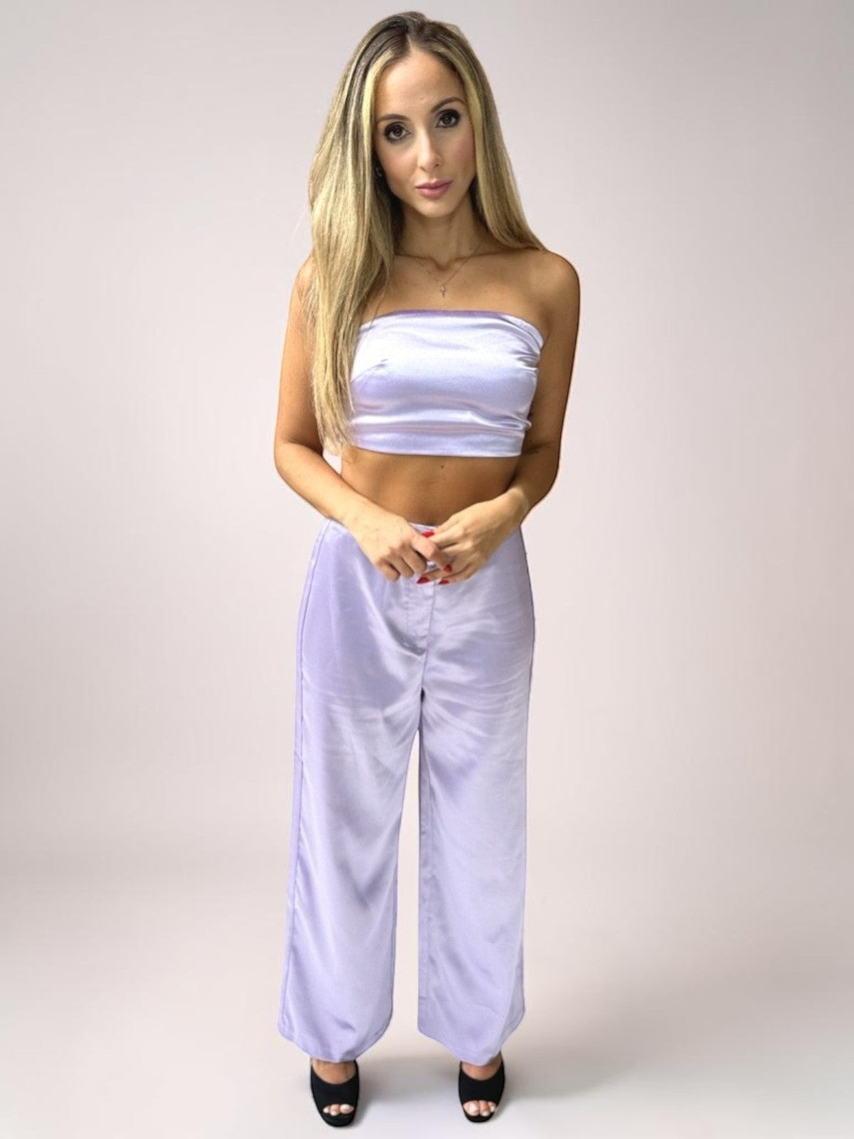 Conjunto Calça e Cropped Alça Liage Cetim Brilho Tomara que Caia Lilás Lavanda