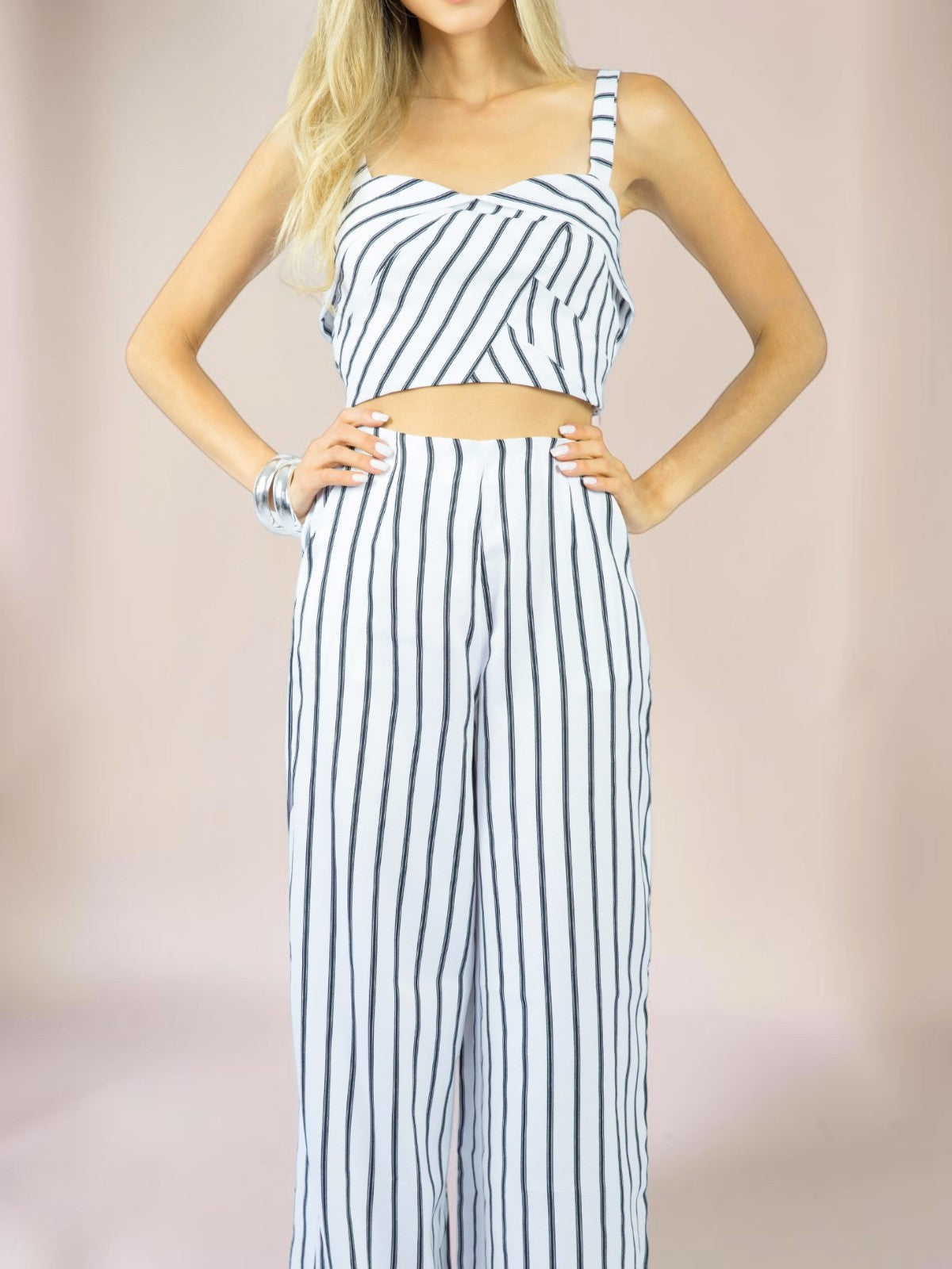Conjunto Calça e Cropped Alça Liage Listrado Listra Fina Branco e Preto