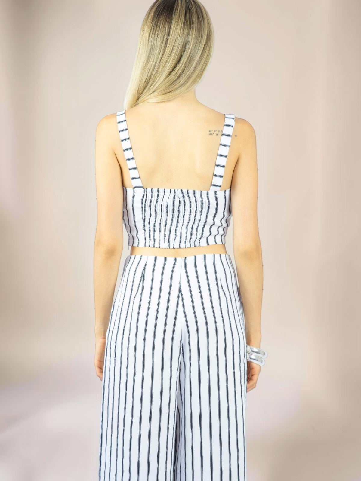 Conjunto Calça e Cropped Alça Liage Listrado Listra Fina Branco e Preto
