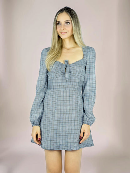 Vestido Liage Curto Manga Comprida Laço Xadrez Cinza Preto e Branco