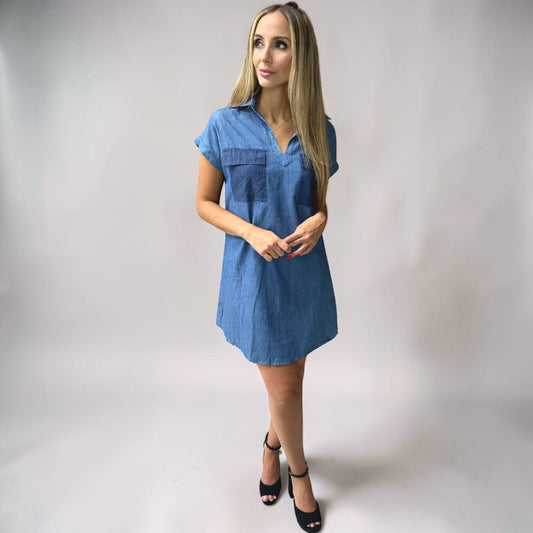 Vestido Liage Curto Jeans Denin Liso Bolso Gola Manga Curta Azul