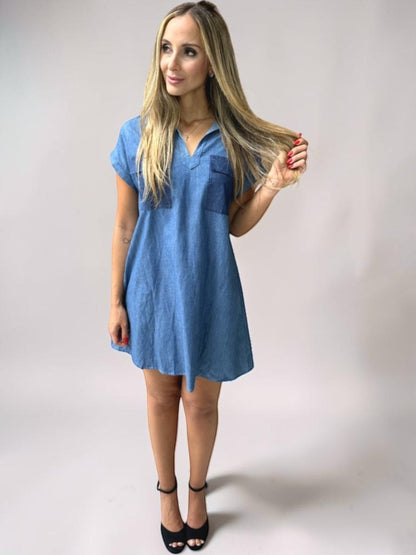 Vestido Liage Curto Jeans Denin Liso Bolso Gola Manga Curta Azul