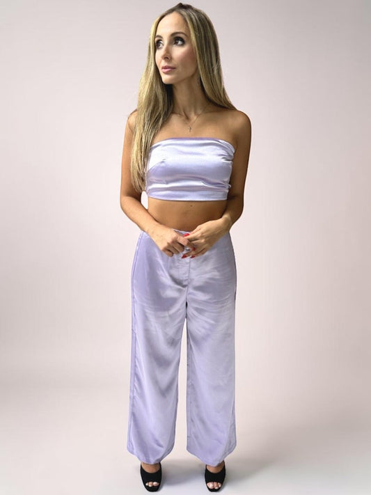 Conjunto Calça e Cropped Alça Liage Cetim Brilho Tomara que Caia Lilás Lavanda