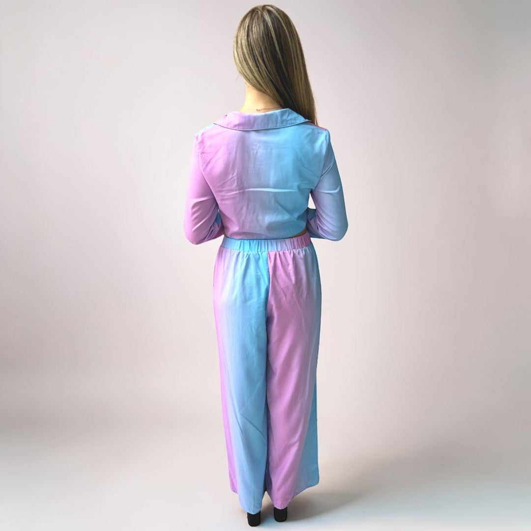 Conjunto Calça e Cropped Liage Manga Comprida Laço Amarração Babado Tye Dye Azul Claro Rosa Lilás Lavanda