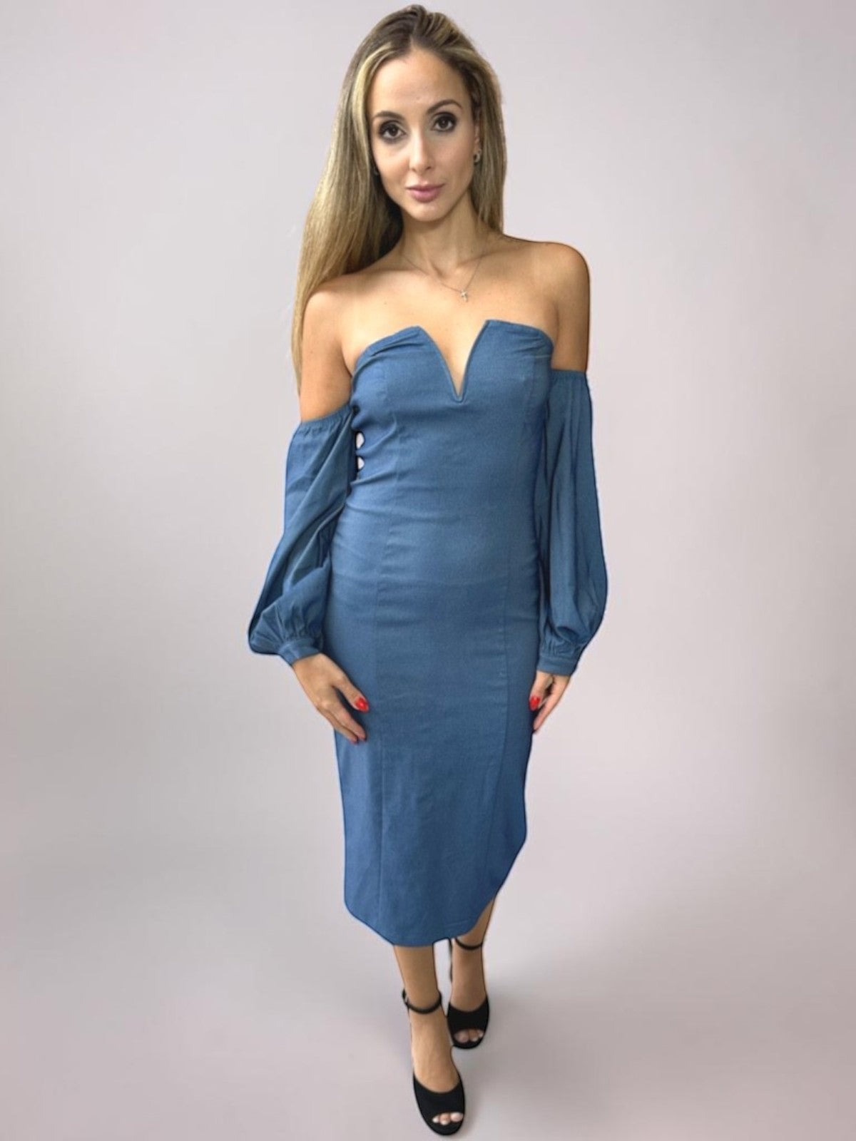 Vestido Liage Midi Liso Tomara que Caia Manga Comprida Jeans Denim Azul Claro