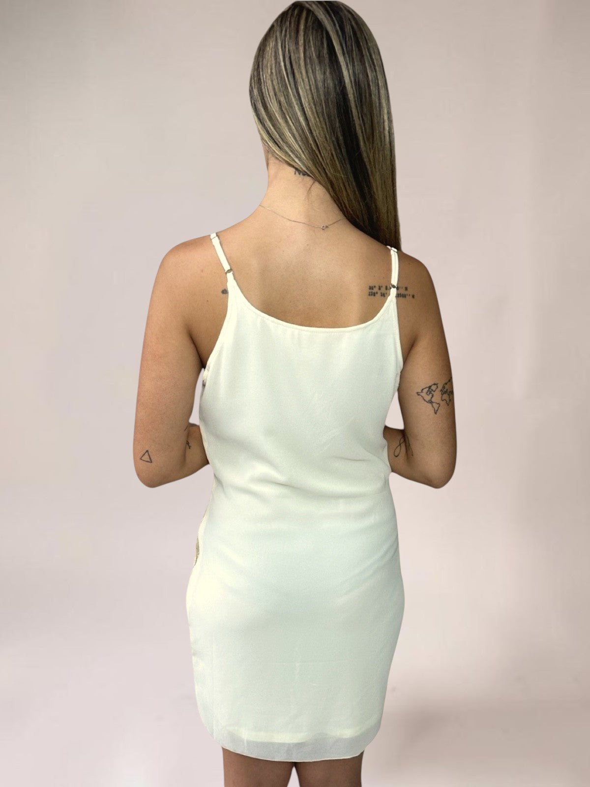 Vestido Liage Curto Bordado Festa Pedra Pedraria Cristais Brilho Dourado Nude Bronze Marfim