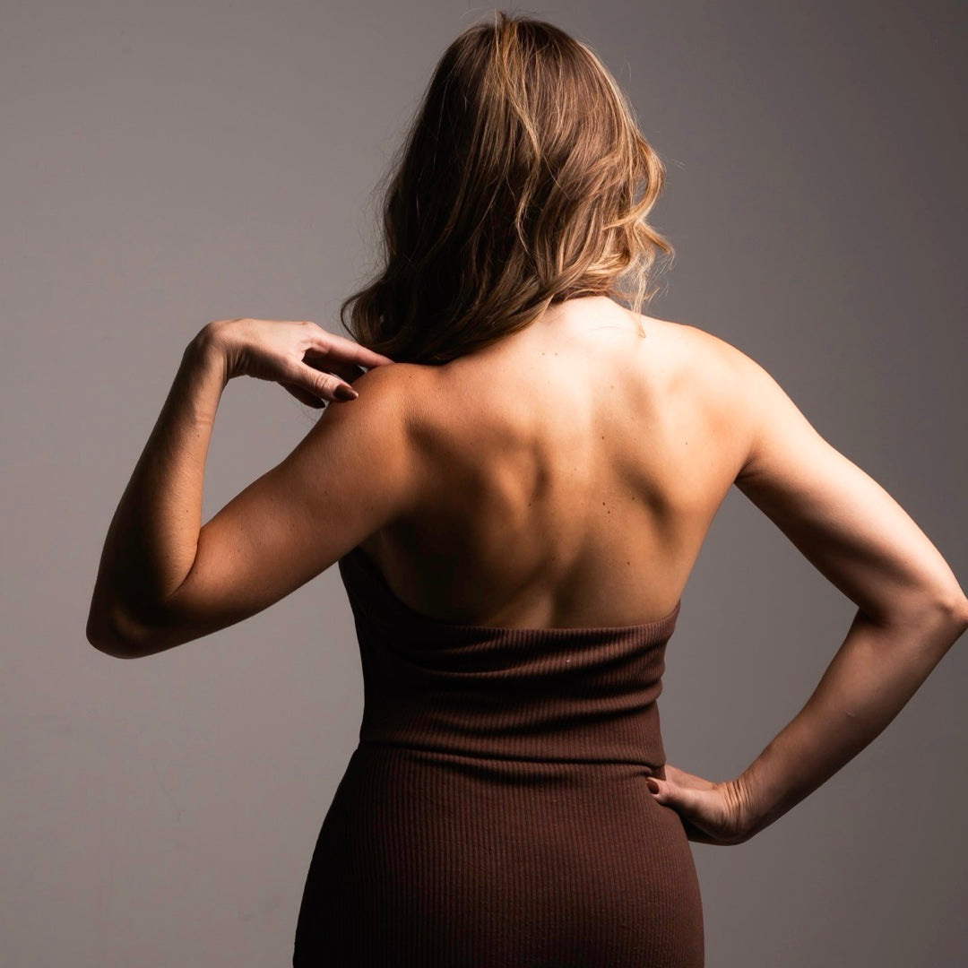 Vestido Longo Liage Recorte Frente Unica Canelado Marrom