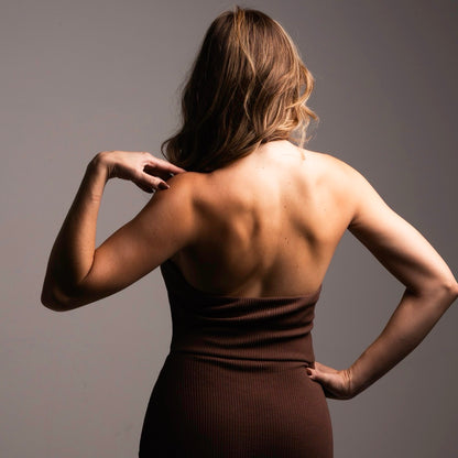 Vestido Longo Liage Recorte Frente Unica Canelado Marrom