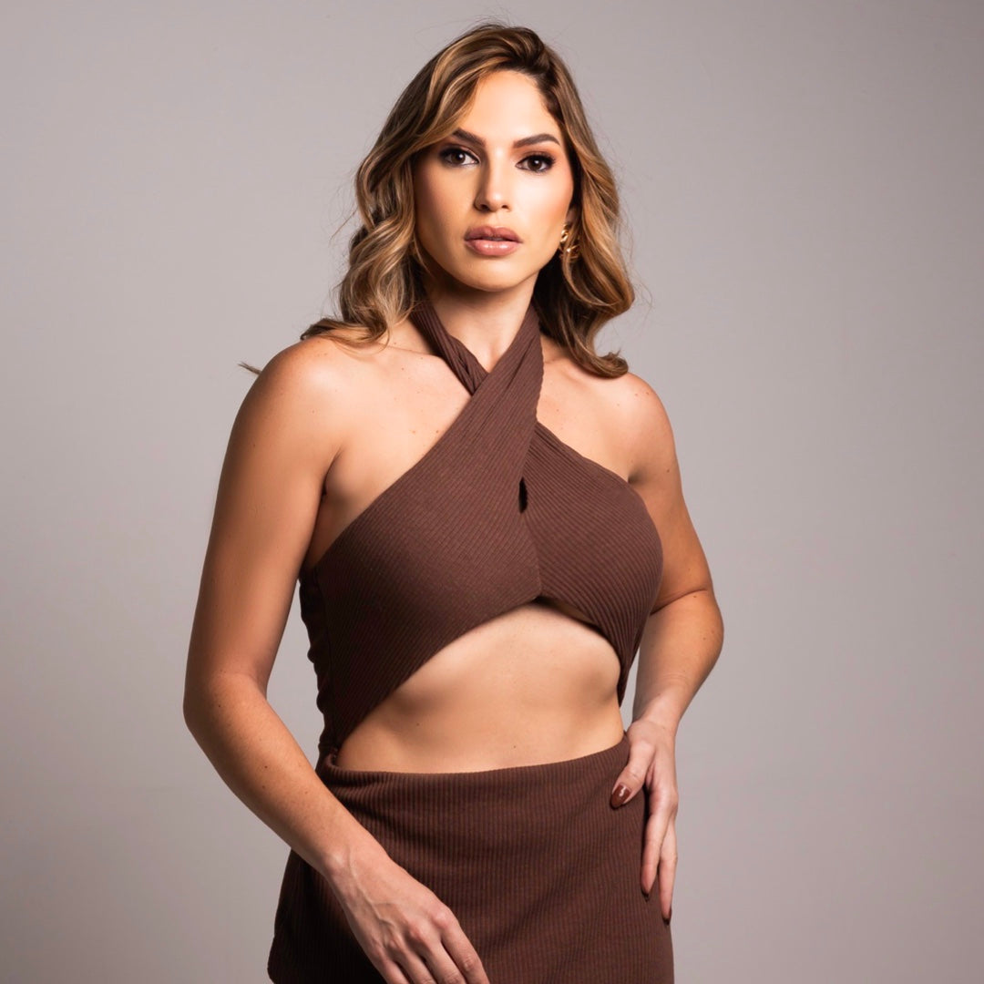 Vestido Longo Liage Recorte Frente Unica Canelado Marrom
