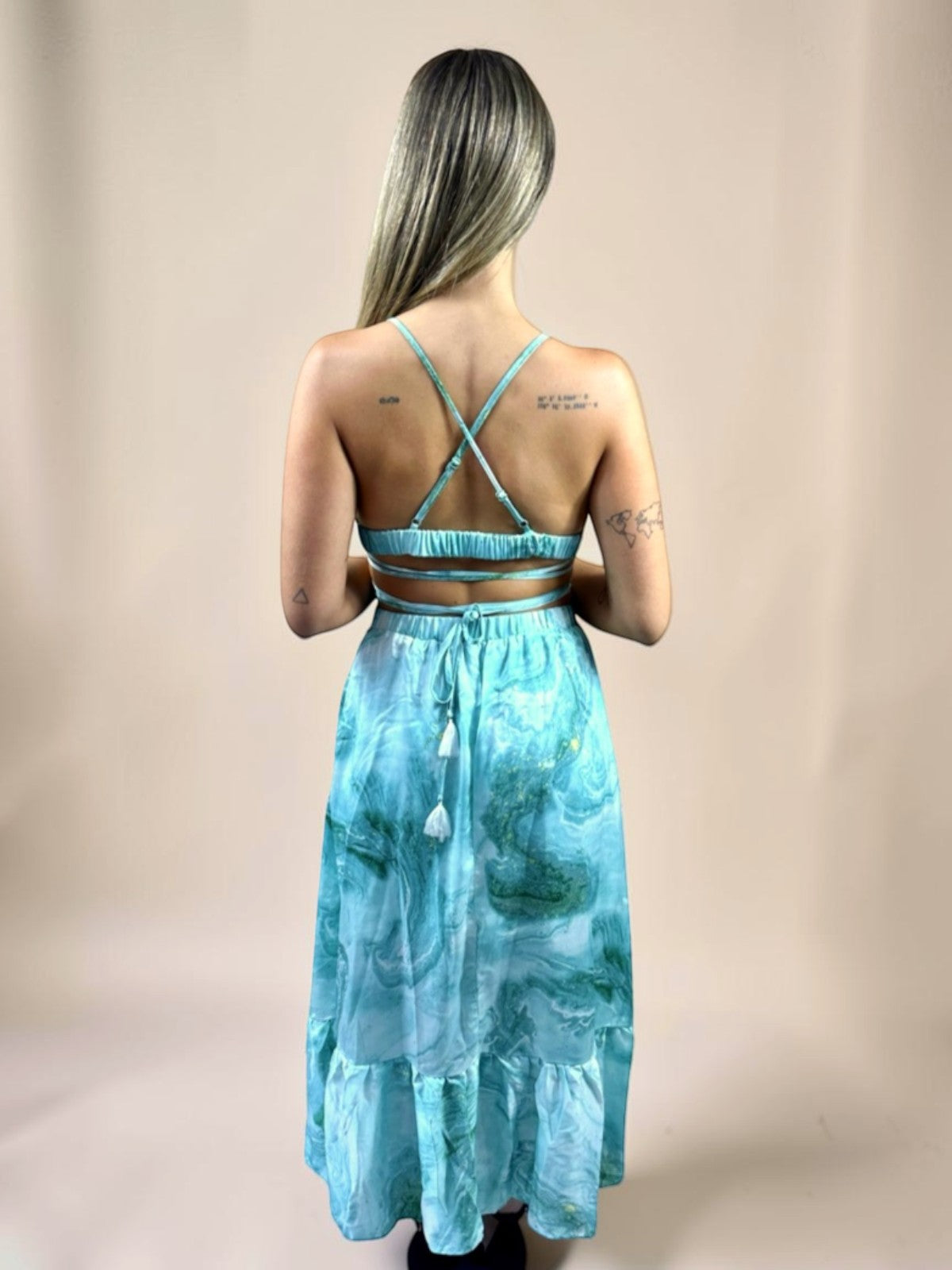 Conjunto Liage Estampado Saia Longa Comprida Babado e Cropped Top Amarração Azul Claro Turquesa