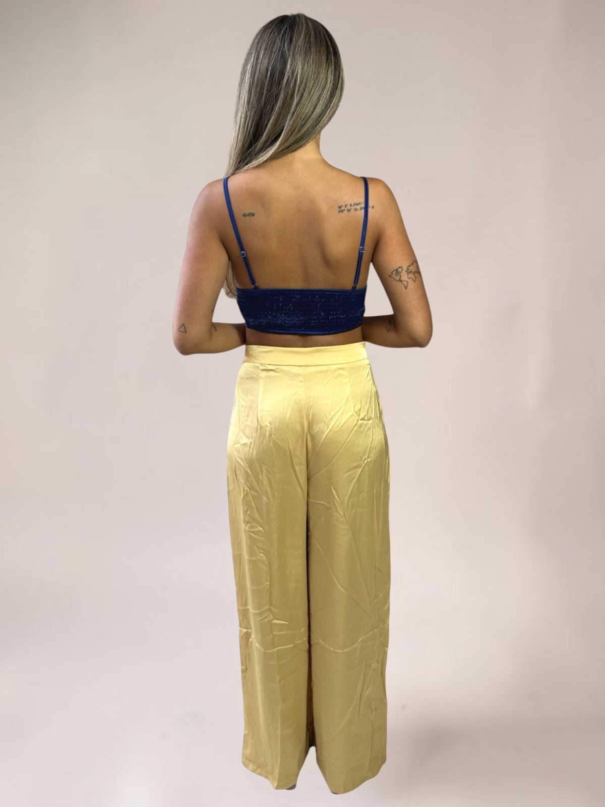 Conjunto Calça e Cropped Liage Liso Cetim Brilho Pantalona Alcinha Azul Marinho Escuro Amarelo