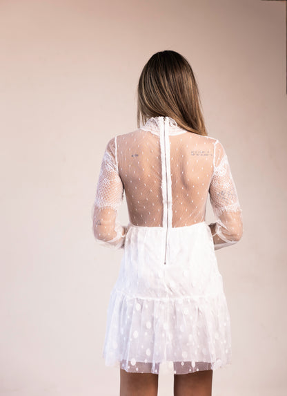 Vestido Liage Curto Liso Manga Comprida Tule Renda Botoes Gola Off-White Branco