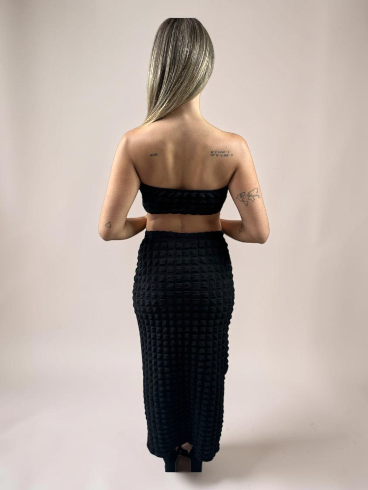 Conjunto Liage Saia Longa Comprida e Cropped Top Tomara Que Caia Texturizado Preto
