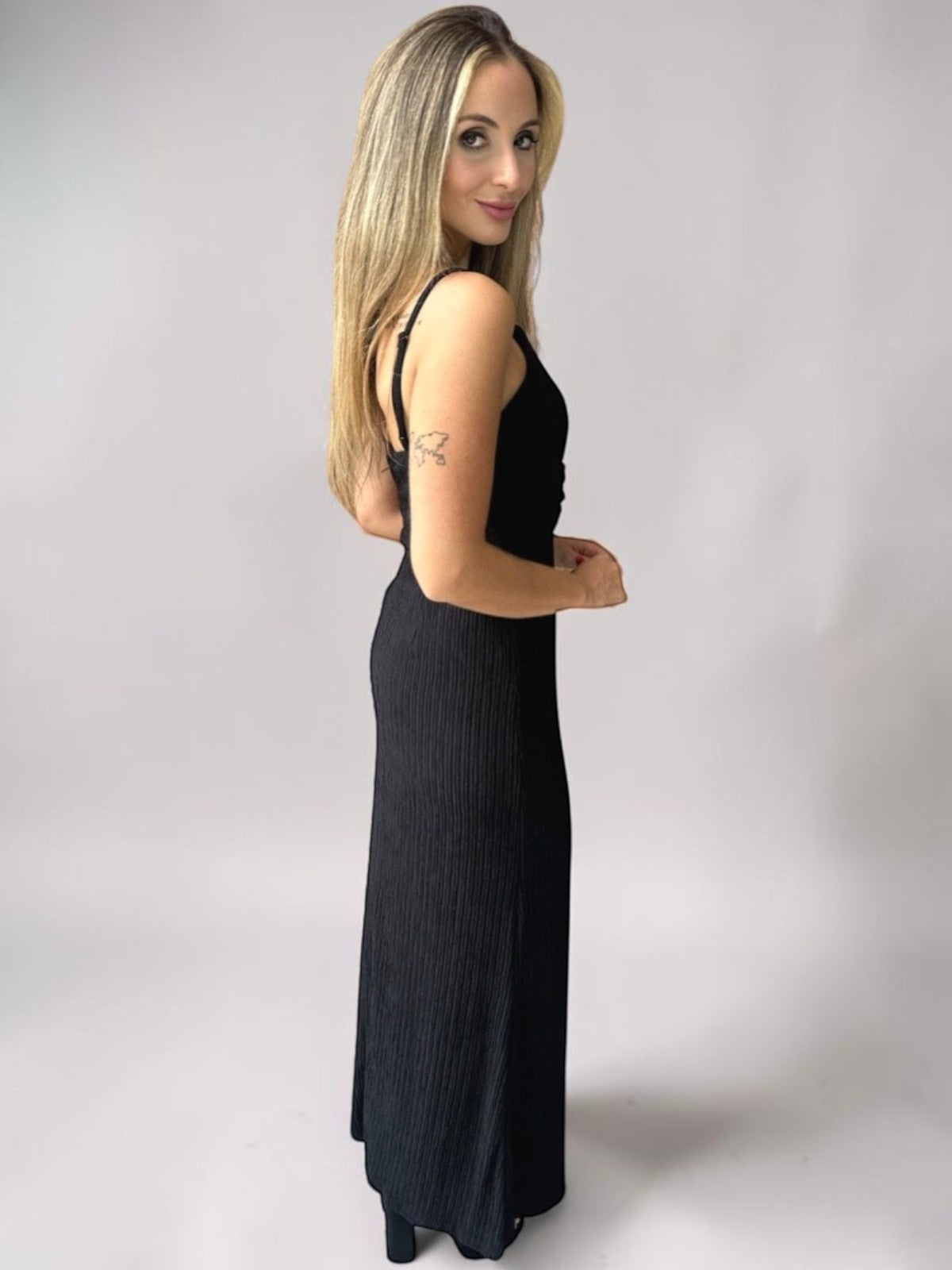 Vestido Liage Festa Longo Alça Alcinha Tecido Texturizado Flor Preto Nude