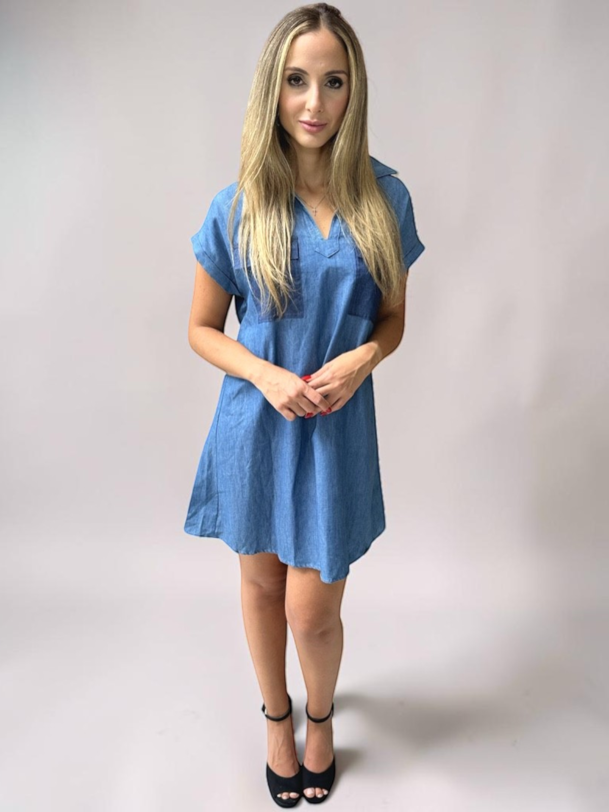 Vestido Liage Curto Jeans Denin Liso Bolso Gola Manga Curta Azul