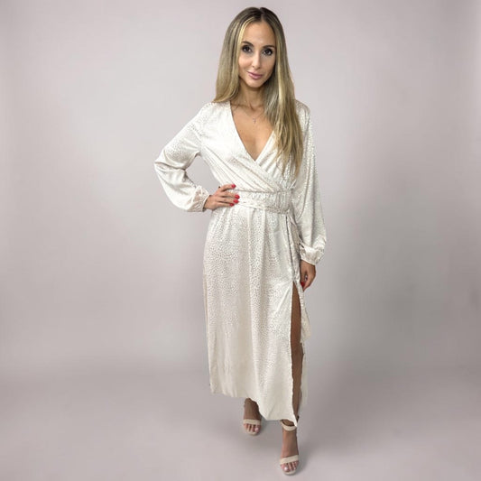 Vestido Liage Longo Festa Liso Brilho Onça Oncinha Fenda Manga Comprida Metalizado Nude