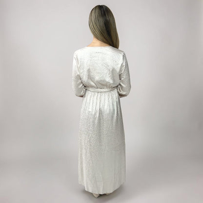 Vestido Liage Longo Festa Liso Brilho Onça Oncinha Fenda Manga Comprida Metalizado Nude