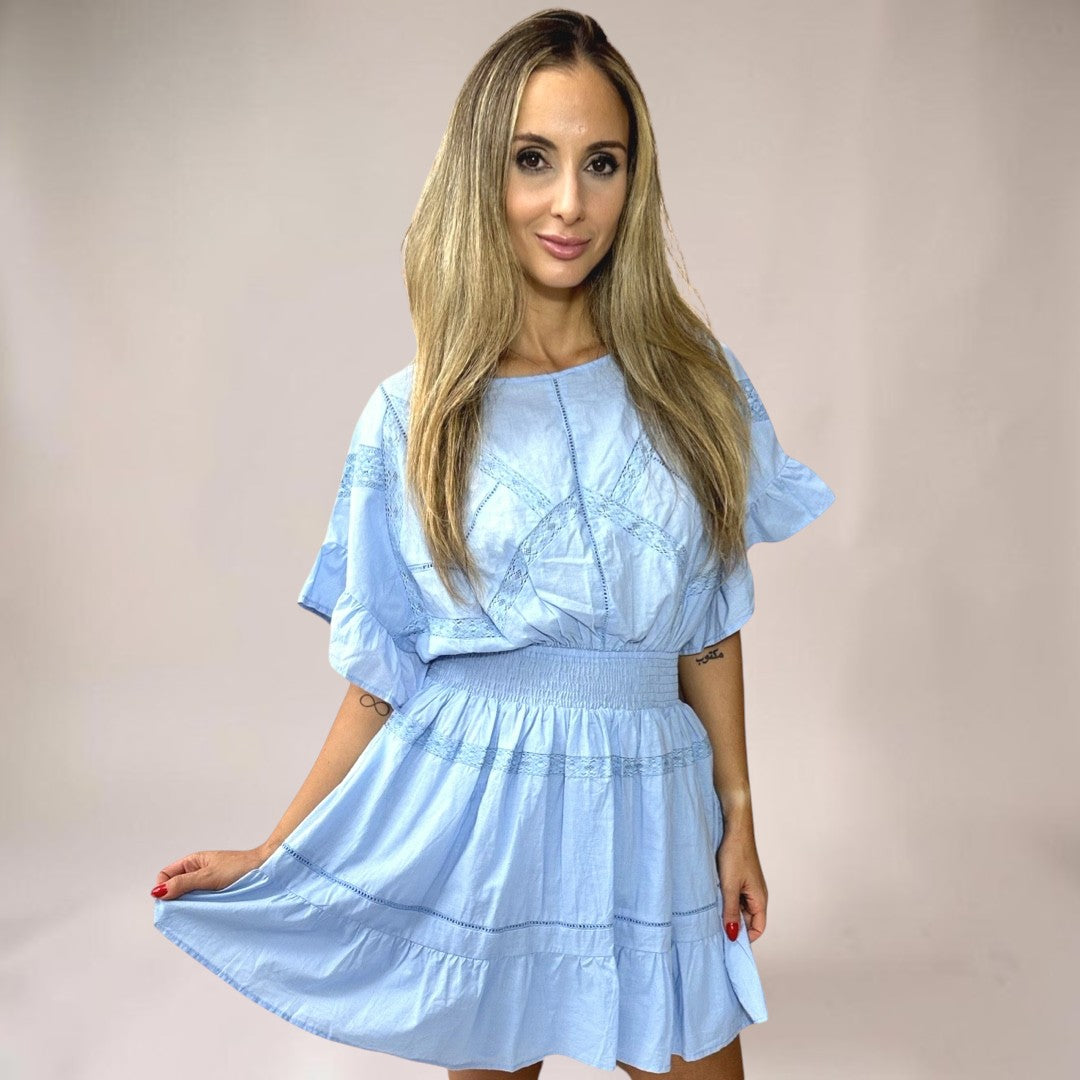 Vestido Liage Liso Manga Curta Linho Bordado Rodado Decote Canoa Azul Claro