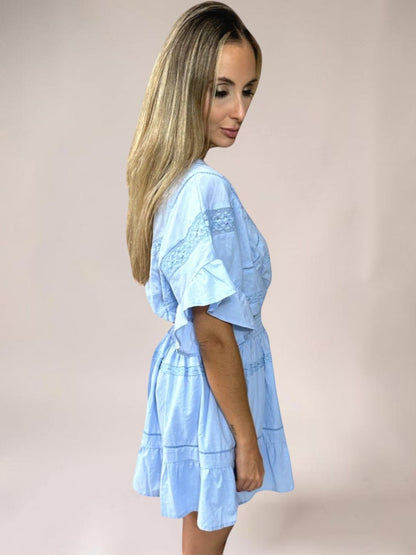 Vestido Liage Liso Manga Curta Linho Bordado Rodado Decote Canoa Azul Claro