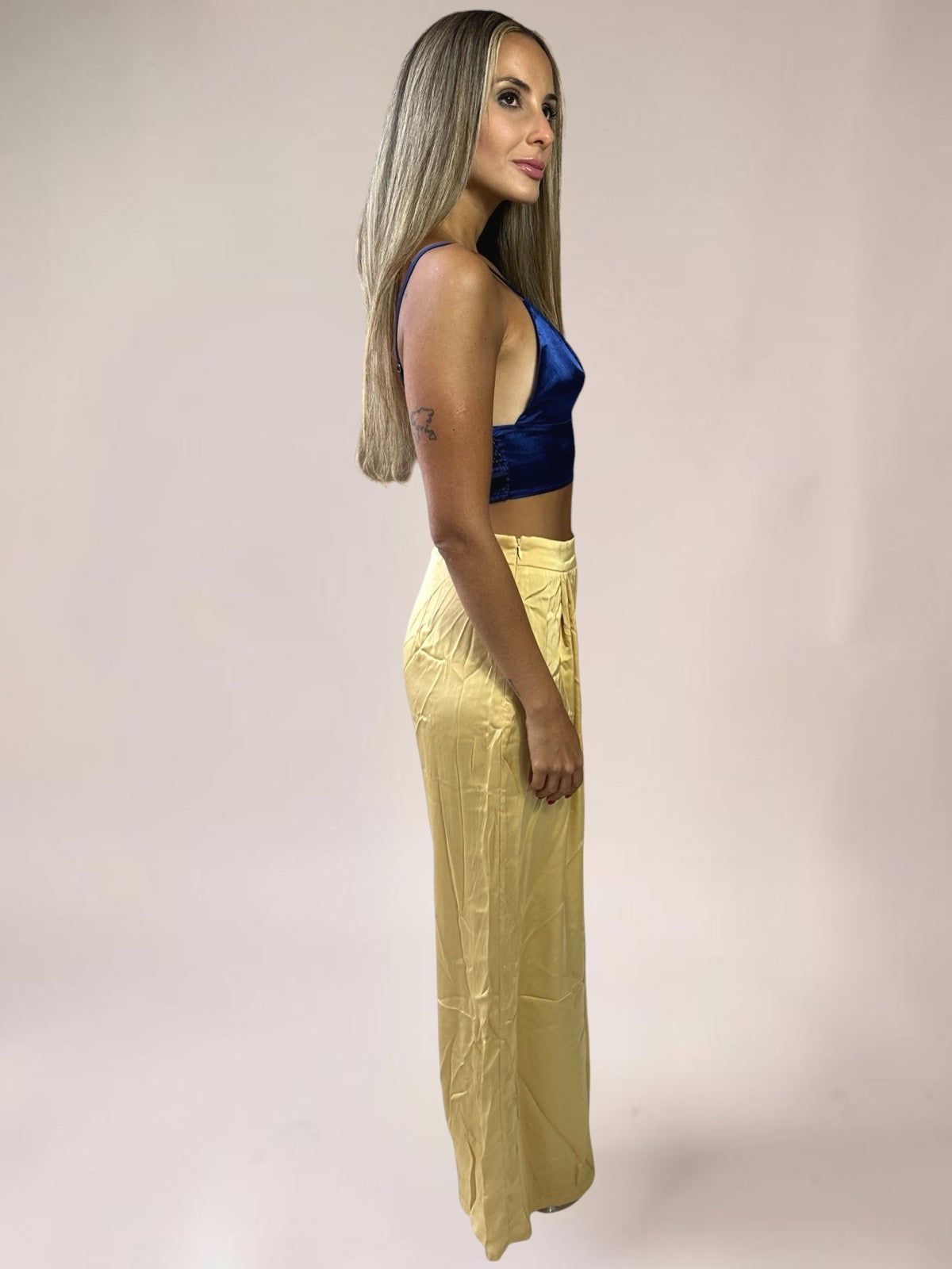 Conjunto Calça e Cropped Liage Liso Cetim Brilho Pantalona Alcinha Azul Marinho Escuro Amarelo