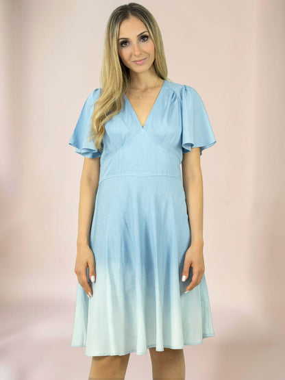 Vestido Liage Curto Liso Manga Curta Babado Decote V Tye Dye Denim Azul Claro Jeans / Off-White