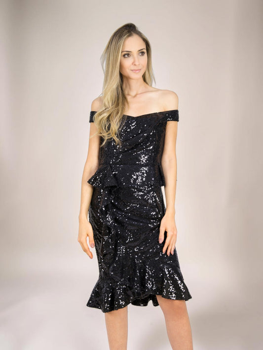 Vestido Liage Curto Bordado Paete Ombro a Ombro Peplum Babado Preto
