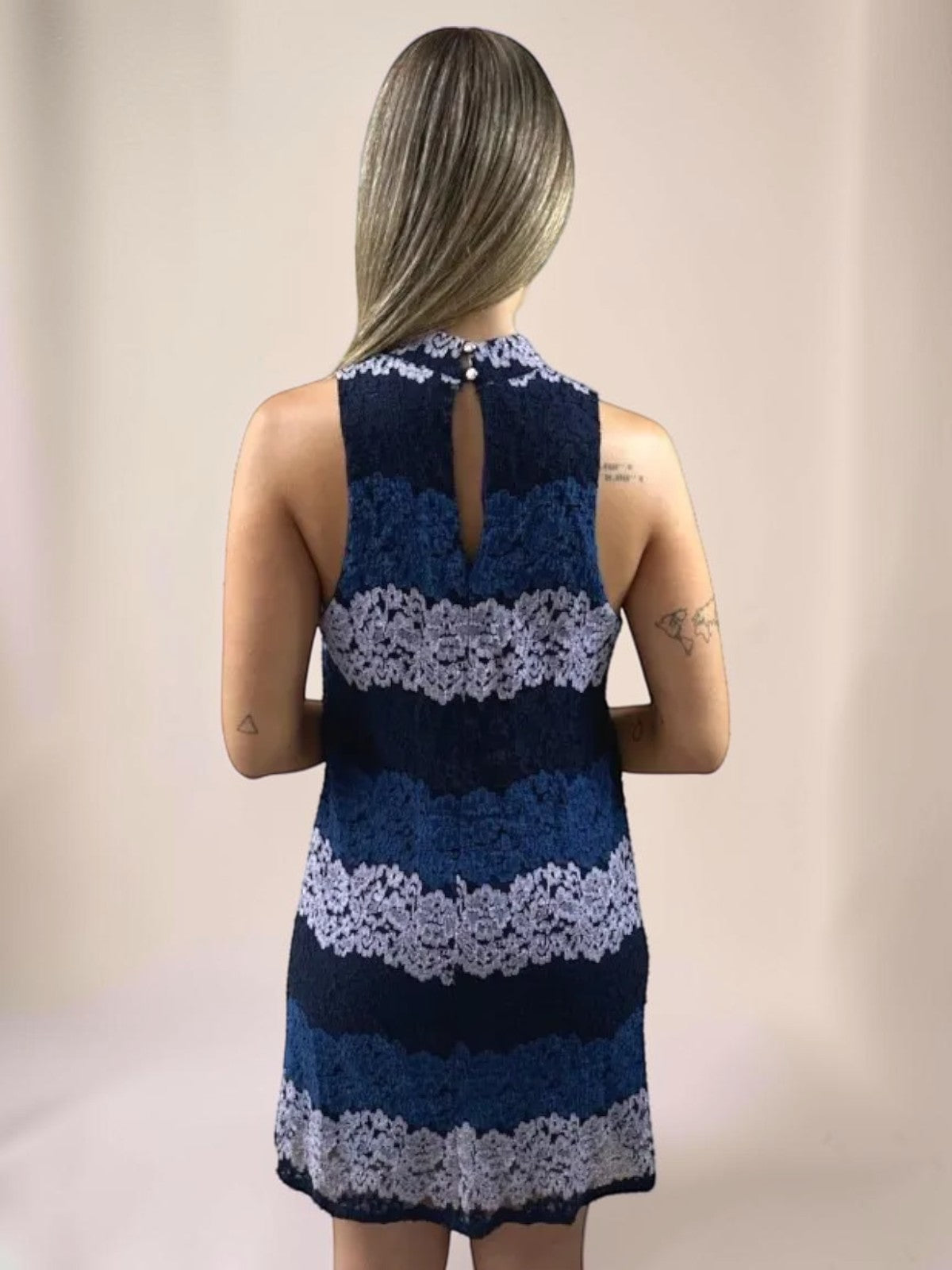 Vestido Liage Curto Festa Liso Renda Sem Manga Manga Chocker Recorte Azul Marinho Escuro Claro
