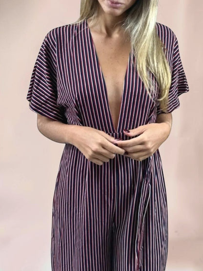 Macacão Liage Listrado Manga Curta Cinto Faixa Decote V Kimono Listras Finas Azul Marinho Branco Vermelho