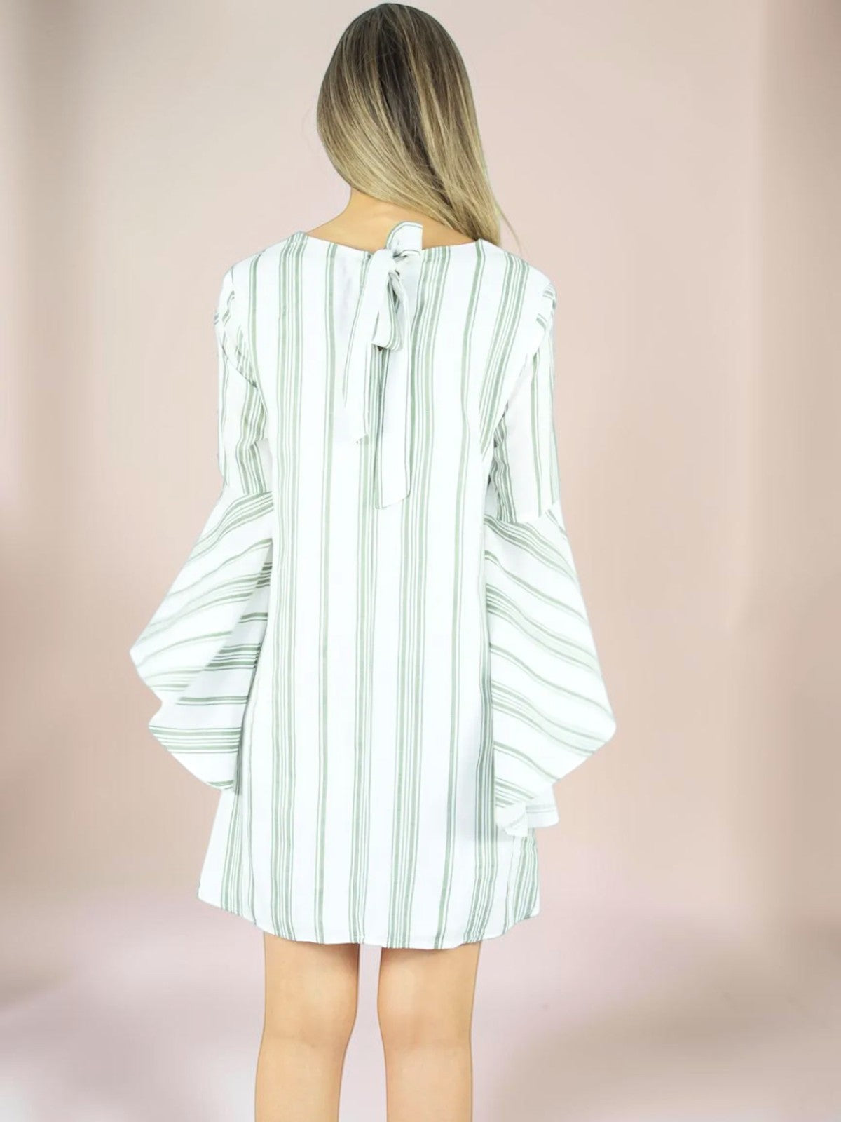 Vestido Liage Curto Listrado Manga Comprida Decote V Listras Finas Branco / Off-White e Verde