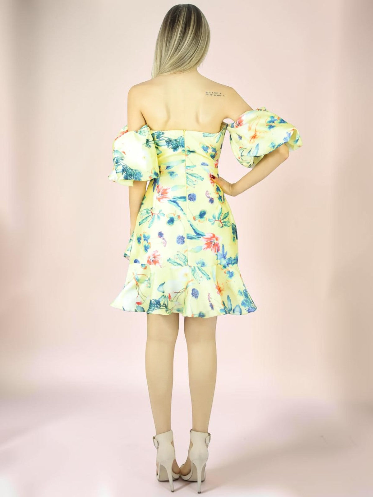 Vestido Liage Curto Floral Florido Flor Estampado Tomara Que Caia Manga Balone Babado Amarelo/Azul Escuro/Vermelho/Verde