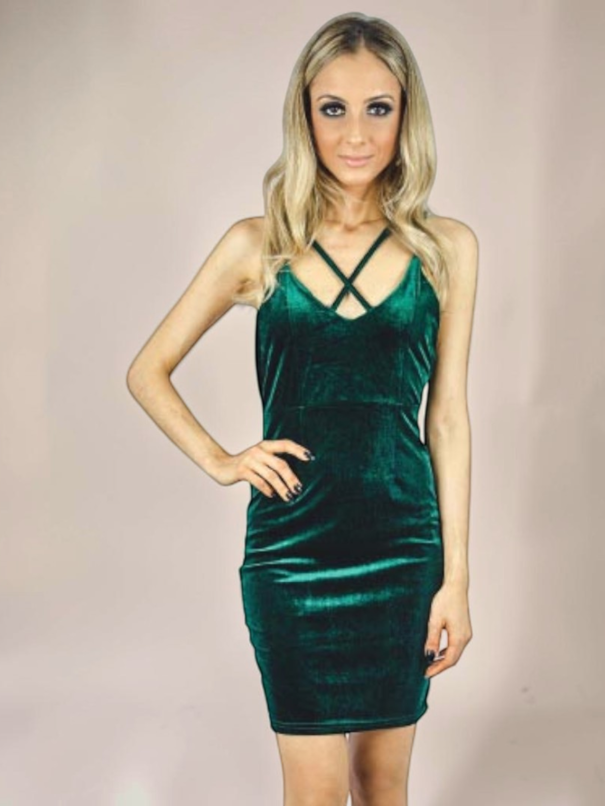 Vestido Liage Curto Festa Liso Veludo Alcinha Alça Verde Escuro