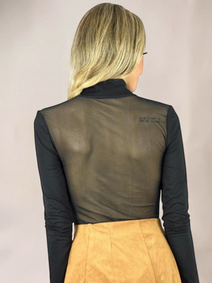 Body Liage Manga Comprida Tule Transparência Gola Preto