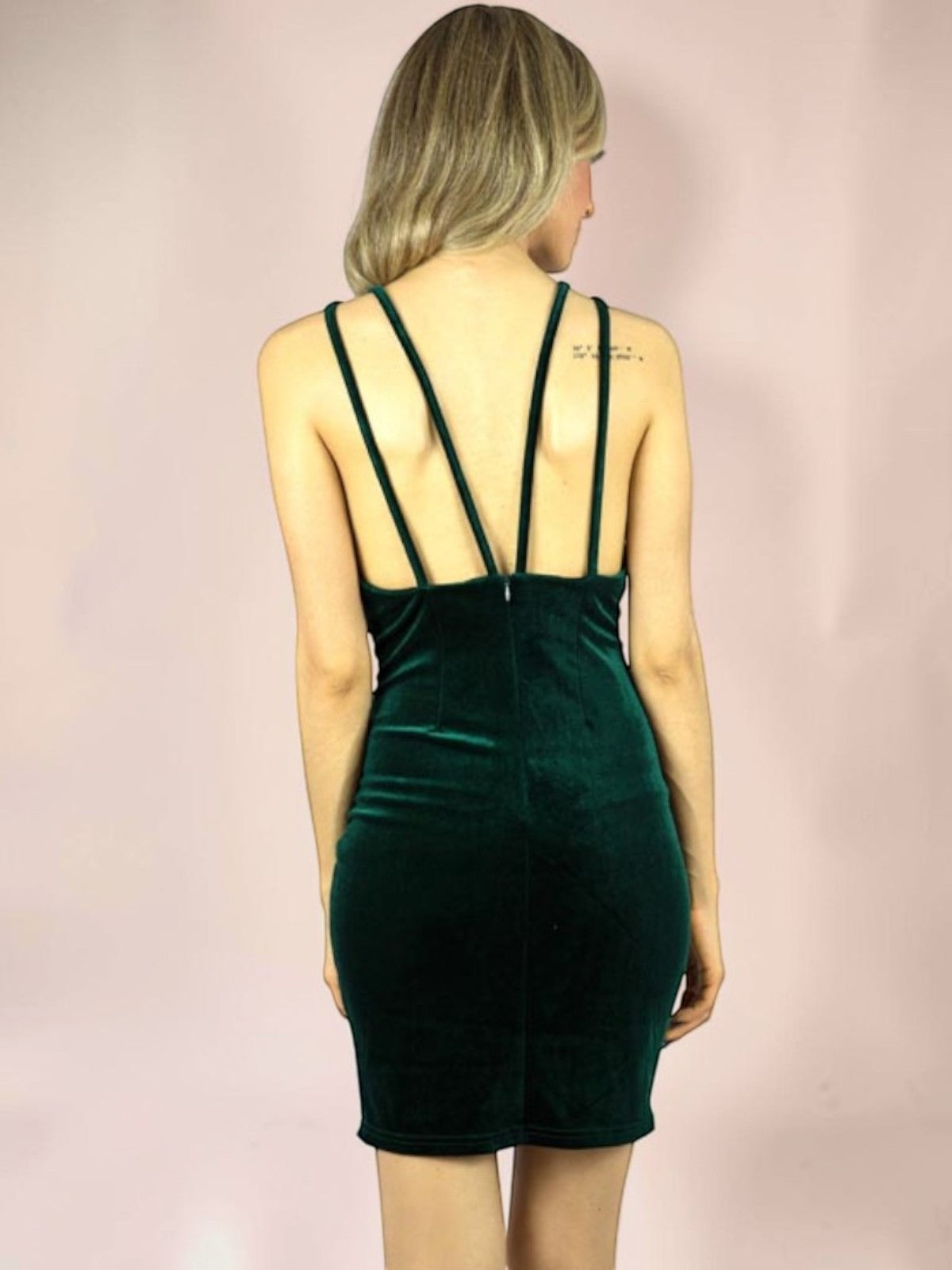 Vestido Liage Curto Festa Liso Veludo Alcinha Alça Verde Escuro