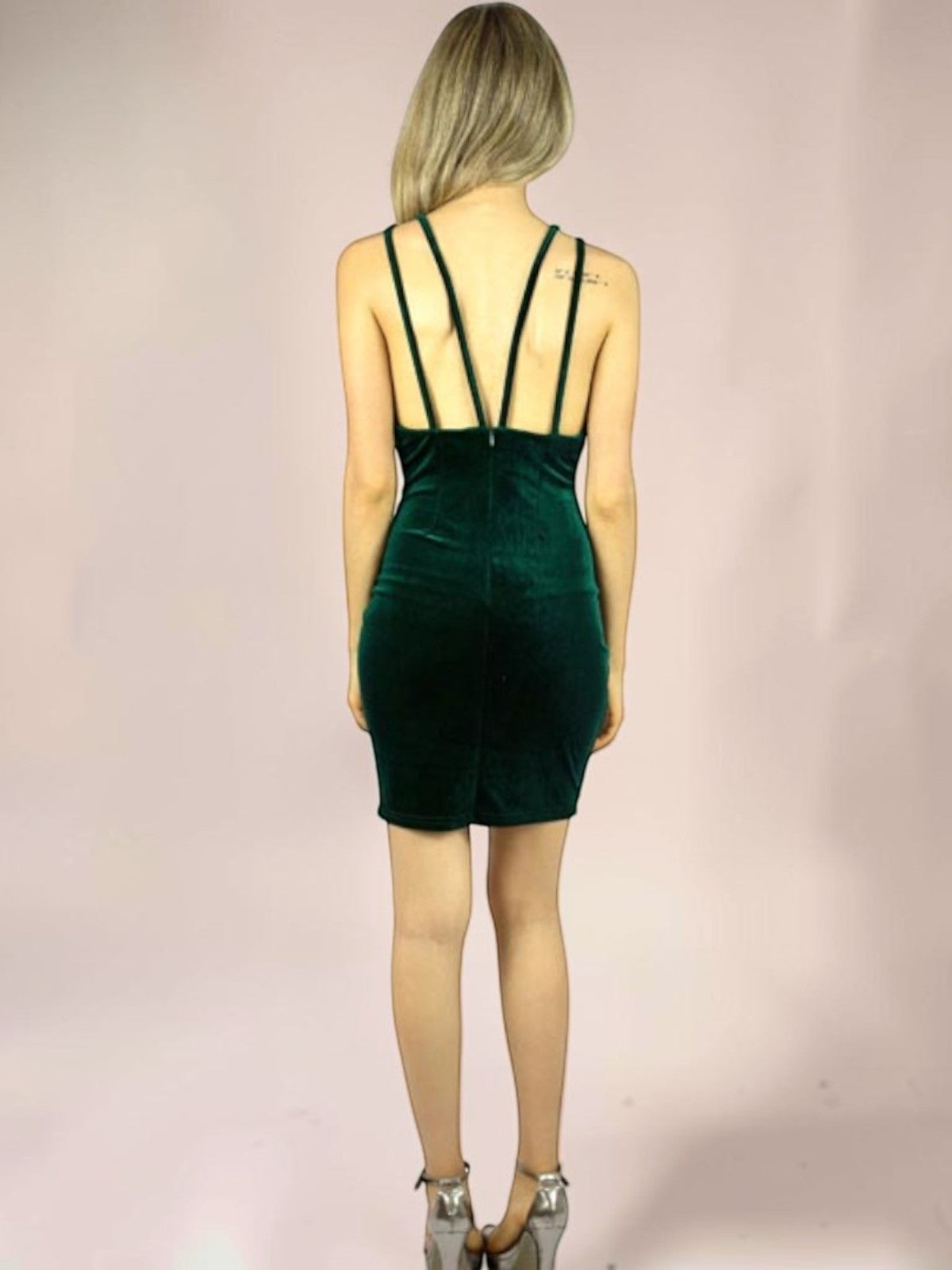 Vestido Liage Curto Festa Liso Veludo Alcinha Alça Verde Escuro